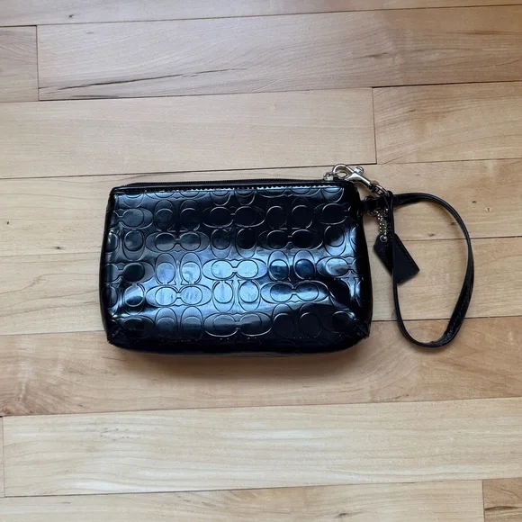 Coach Black Patent Leather Heart Charm Wristlet - Picture 2 of 4